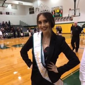 Meet your Posher, Carrolineerosee